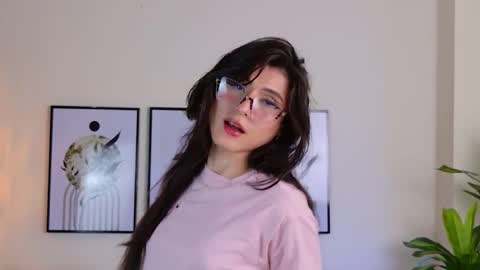 Violeta online show from October 8, 7:55 pm