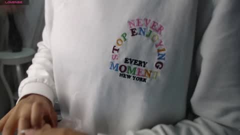 Snapshot of violeth_b chatting on December 4, 12:36 pm violeth_b online show from December 4, 12:36 pm