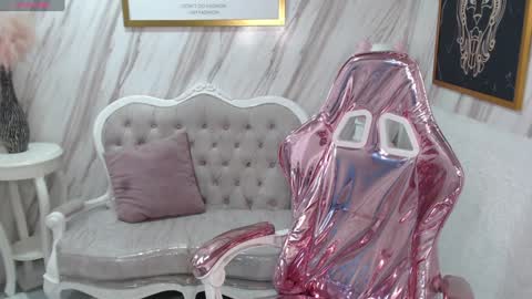 Snapshot of violeth_b chatting on December 5, 12:33 pm violeth_b online show from December 5, 12:33 pm