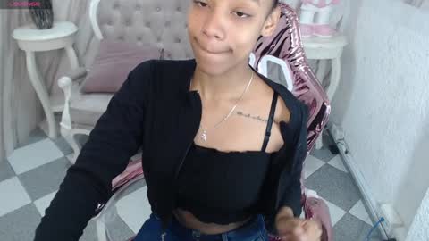 Snapshot of violeth_b chatting on December 23, 12:41 pm violeth_b online show from December 23, 12:41 pm