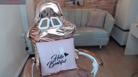 Snapshot of violeth_b chatting on December 24, 1:06 pm violeth_b online show from December 24, 1:06 pm