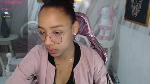 Snapshot of violeth_b chatting on January 7, 12:31 pm violeth_b online show from January 7, 12:31 pm