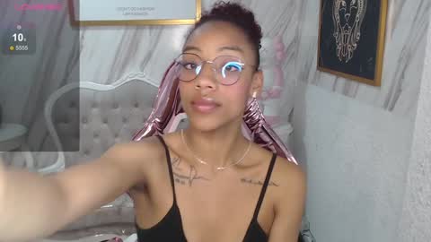 Snapshot of violeth_b chatting on January 10, 3:37 pm violeth_b online show from January 10, 3:37 pm
