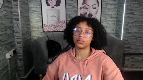 Snapshot of violeth_b chatting on September 10, 12:38 pm violeth_b online show from September 10, 12:38 pm