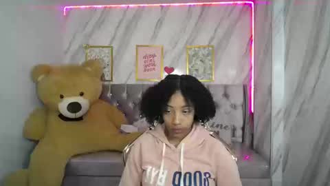 Snapshot of violeth_b chatting on September 19, 12:50 pm violeth_b online show from September 19, 12:50 pm