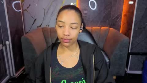 Snapshot of violeth_b chatting on November 11, 1:11 pm violeth_b online show from November 11, 1:11 pm