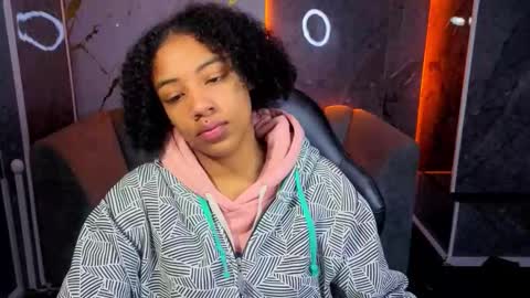 Snapshot of violeth_b chatting on November 17, 12:44 pm violeth_b online show from November 17, 12:44 pm