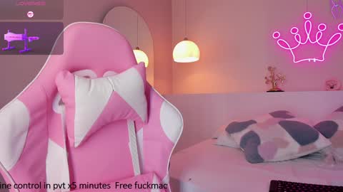 Violeth Hill online show from January 13, 11:27 pm