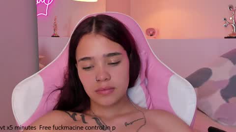 Violeth Hill online show from January 15, 8:51 am