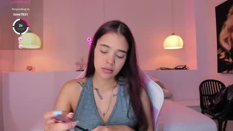 Violeth Hill online show from January 27, 8:17 pm