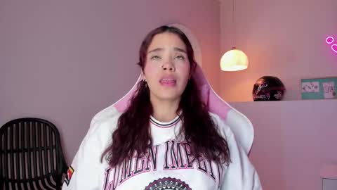 Violeth Hill online show from February 26, 5:09 am