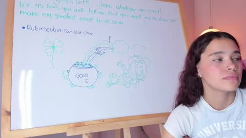 Violeth Hill online show from March 5, 11:16 pm