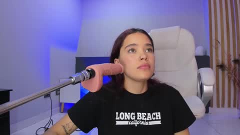 Violeth Hill online show from March 6, 8:48 pm