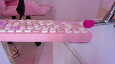 Violeth Hill online show from November 9, 7:12 pm