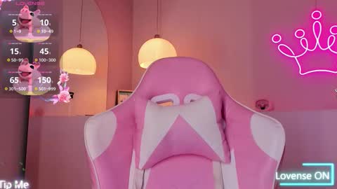 Violeth Hill online show from November 25, 7:03 pm