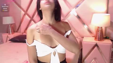 Snapshot of violetlux chatting on October 4, 7:45 pm VioletLux online show from October 4, 7:45 pm