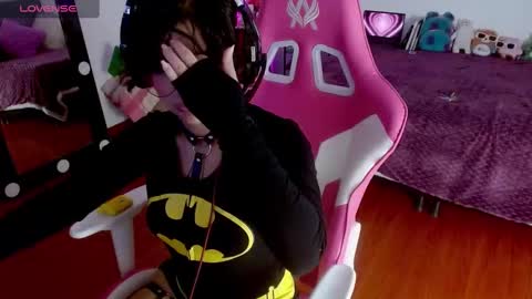   online show from September 9, 7:57 pm