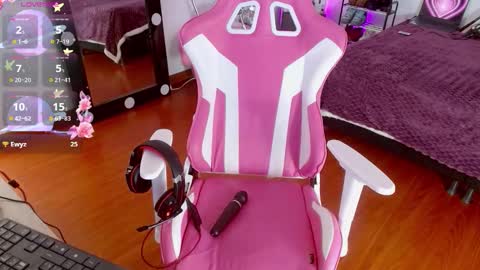   online show from September 19, 9:26 pm