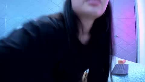 Snapshot of violetrousse chatting on February 4, 3:36 pm Violet Rousse online show from February 4, 3:36 pm