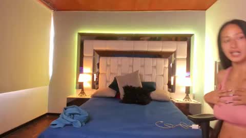 violetskinny online show from December 26, 6:33 pm