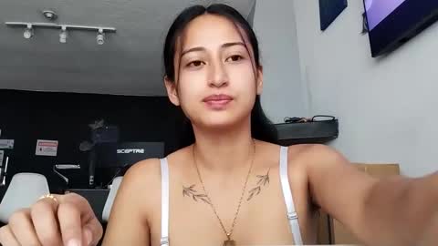 violetskinny online show from January 19, 3:32 pm