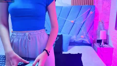 ViolettGolden online show from October 12, 8:52 pm