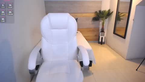 Snapshot of violetta_rainbow chatting on January 9, 10:09 am Violetta online show from January 9, 10:09 am