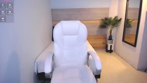 Snapshot of violetta_rainbow chatting on January 29, 7:15 am Violetta online show from January 29, 7:15 am