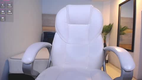 Snapshot of violetta_rainbow chatting on March 8, 10:11 am Violetta online show from March 8, 10:11 am