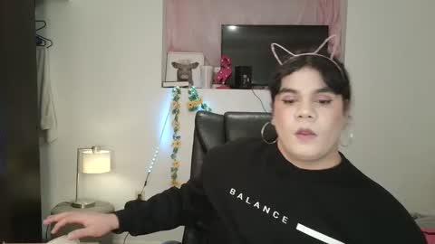 Snapshot of violettacam69 chatting on February 2, 9:08 am violettacam69 online show from February 2, 9:08 am