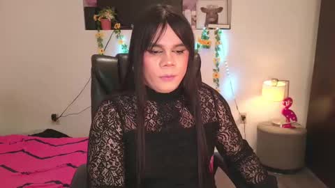 Snapshot of violettacam69 chatting on February 11, 10:26 am violettacam69 online show from February 11, 10:26 am