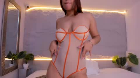 Snapshot of violettaevans_ chatting on January 9, 4:06 pm Violetta online show from January 9, 4:06 pm