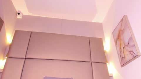 Snapshot of violettaevans_ chatting on March 7, 11:49 pm Violetta online show from March 7, 11:49 pm