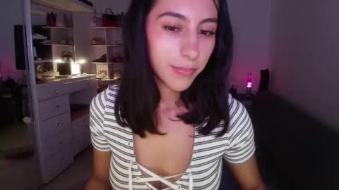 Violetta....Follow me in Twitter... online show from March 11, 4:32 am