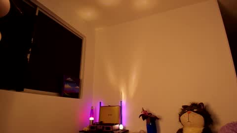 Violetta....Follow me in Twitter... online show from September 26, 4:27 am