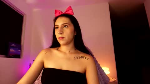 Violetta....Follow me in Twitter... online show from October 14, 4:57 am