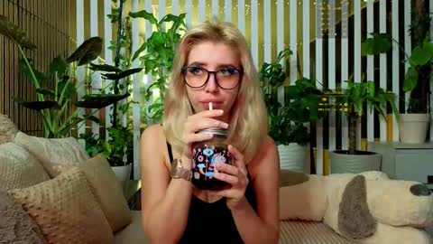 Violetta online show from November 19, 9:26 pm