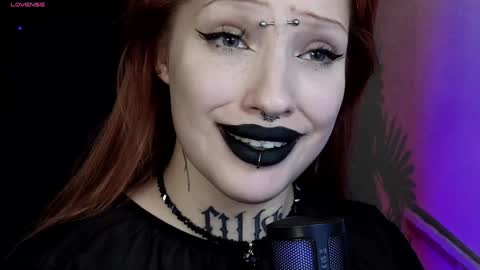 Snapshot of violetvio1ator chatting on February 7, 9:48 pm Dommy mommy online show from February 7, 9:48 pm