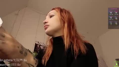 Snapshot of violetvio1ator chatting on October 6, 4:43 am Dommy mommy online show from October 6, 4:43 am