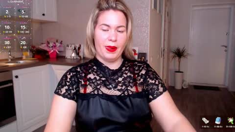 Snapshot of vip_juicy chatting on February 6, 8:39 am VelvettTime online show from February 6, 8:39 am