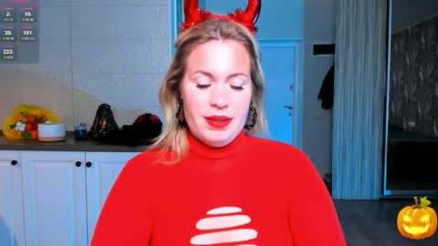 Snapshot of vip_juicy chatting on November 1, 8:16 am VelvettTime online show from November 1, 8:16 am