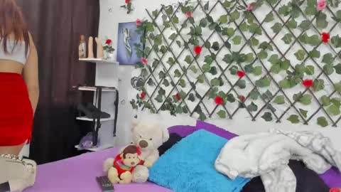 Snapshot of vip_thedivas chatting on December 27, 12:23 pm The divas online show from December 27, 12:23 pm