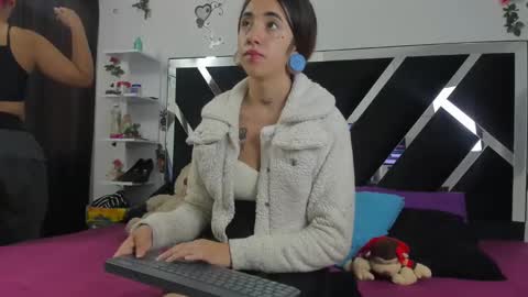 Snapshot of vip_thedivas chatting on February 5, 11:55 am The divas online show from February 5, 11:55 am