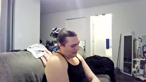 Snapshot of virgorian_enigma chatting on October 3, 2:30 am priscilla online show from October 3, 2:30 am