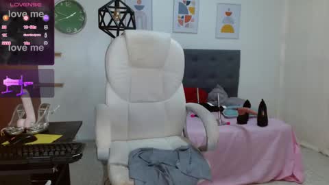 VITTORIA  online show from January 20, 1:53 pm