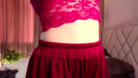 You like my friends can call me LUNA  This is my first day here online show from September 18, 7:32 am