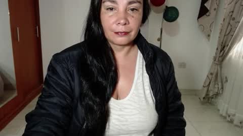 vivian_milf_paint online show from October 26, 11:27 am