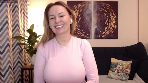 Vivian online show from December 25, 4:44 am