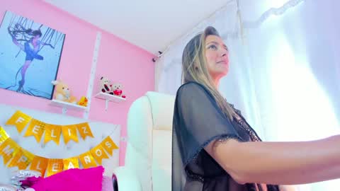 Vivi online show from December 27, 6:42 pm