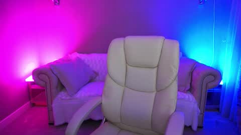 Vivien online show from November 2, 8:33 pm